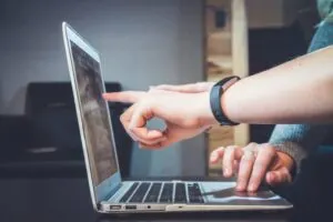 Comment travailler avec un rédacteur web SEO ?